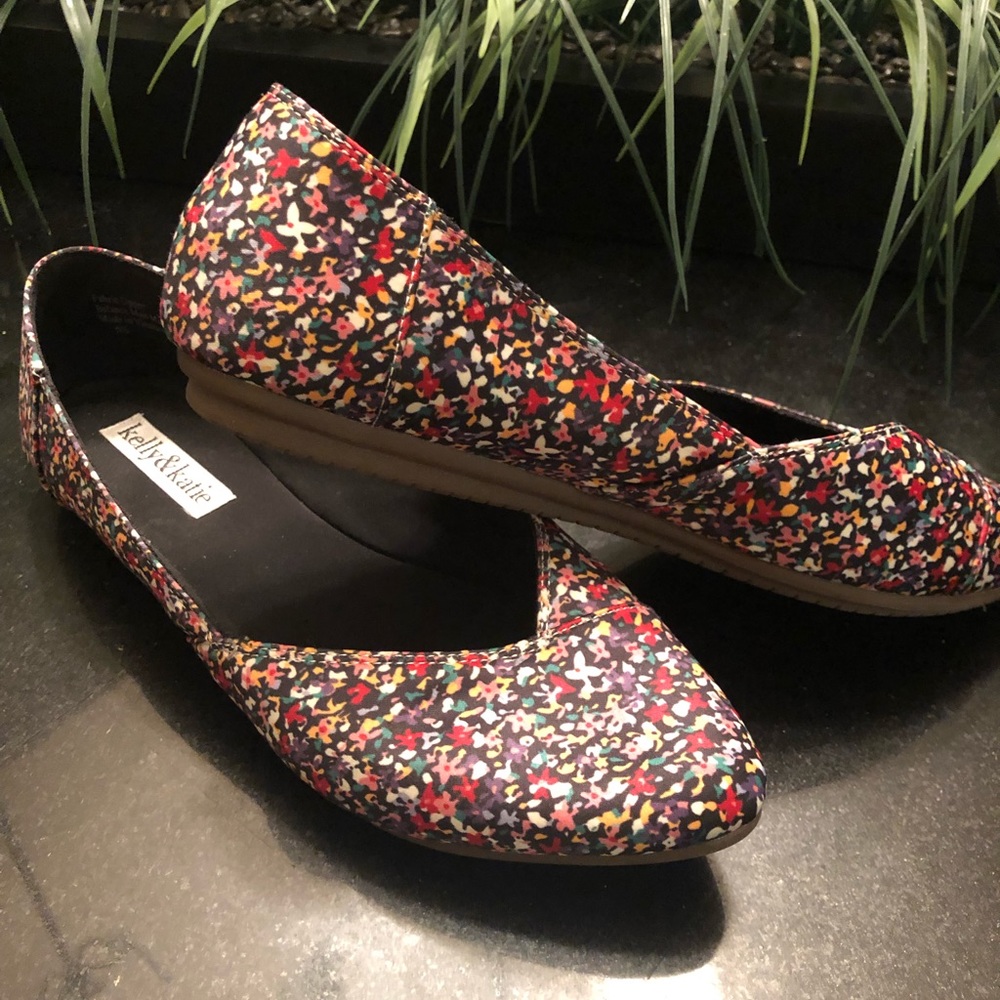 Kelly & Katie floral flats